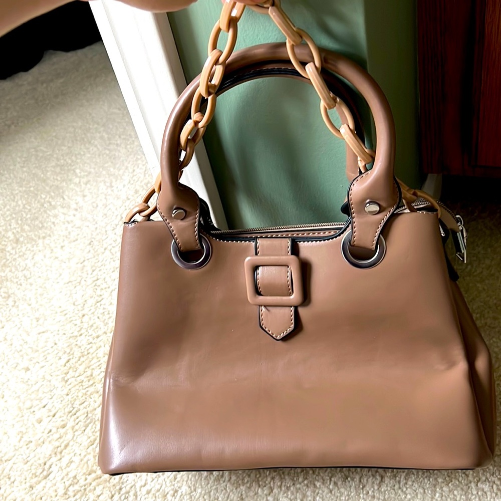 New boutique purse with extra strap